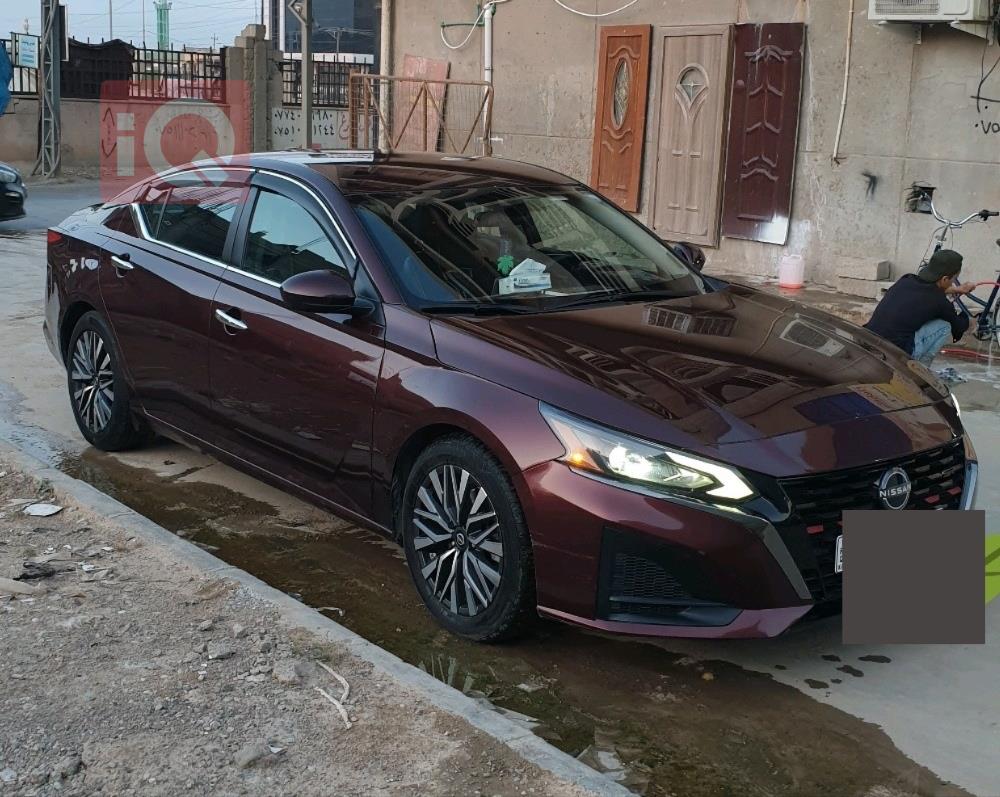 نيسان ألتيما